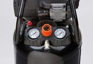 BLACK+DECKER 227/50V NK Air Compressor's gauges.