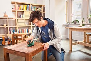 Bosch PSM Primo Multi-Sander in use.