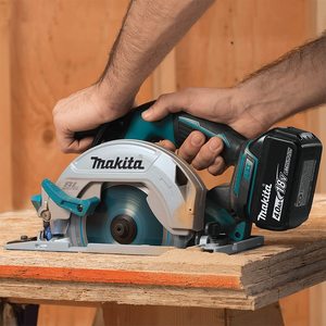 Makita DHS680Z Circular Saw in use.