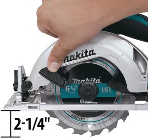 Makita DSS611Z Circular Saw in use.