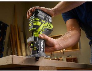 Ryobi P601 Router in use.