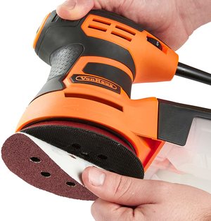 Removing sandpaper from the VonHaus 350W Random Orbital Sander.